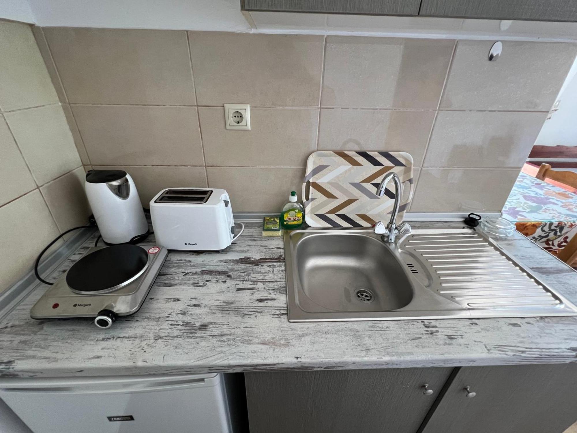 קליבס Zourpos Studios & Apartments מראה חיצוני תמונה