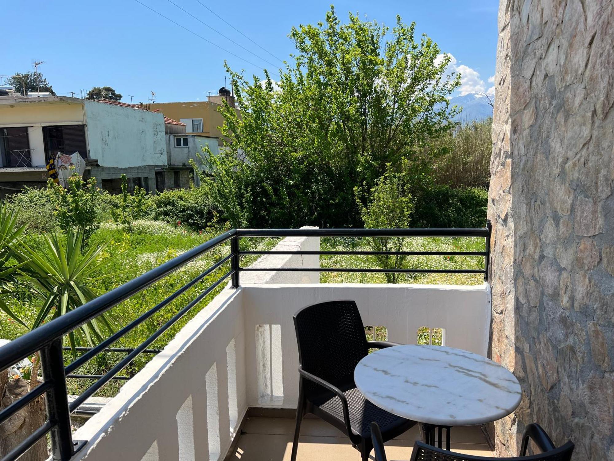 קליבס Zourpos Studios & Apartments מראה חיצוני תמונה