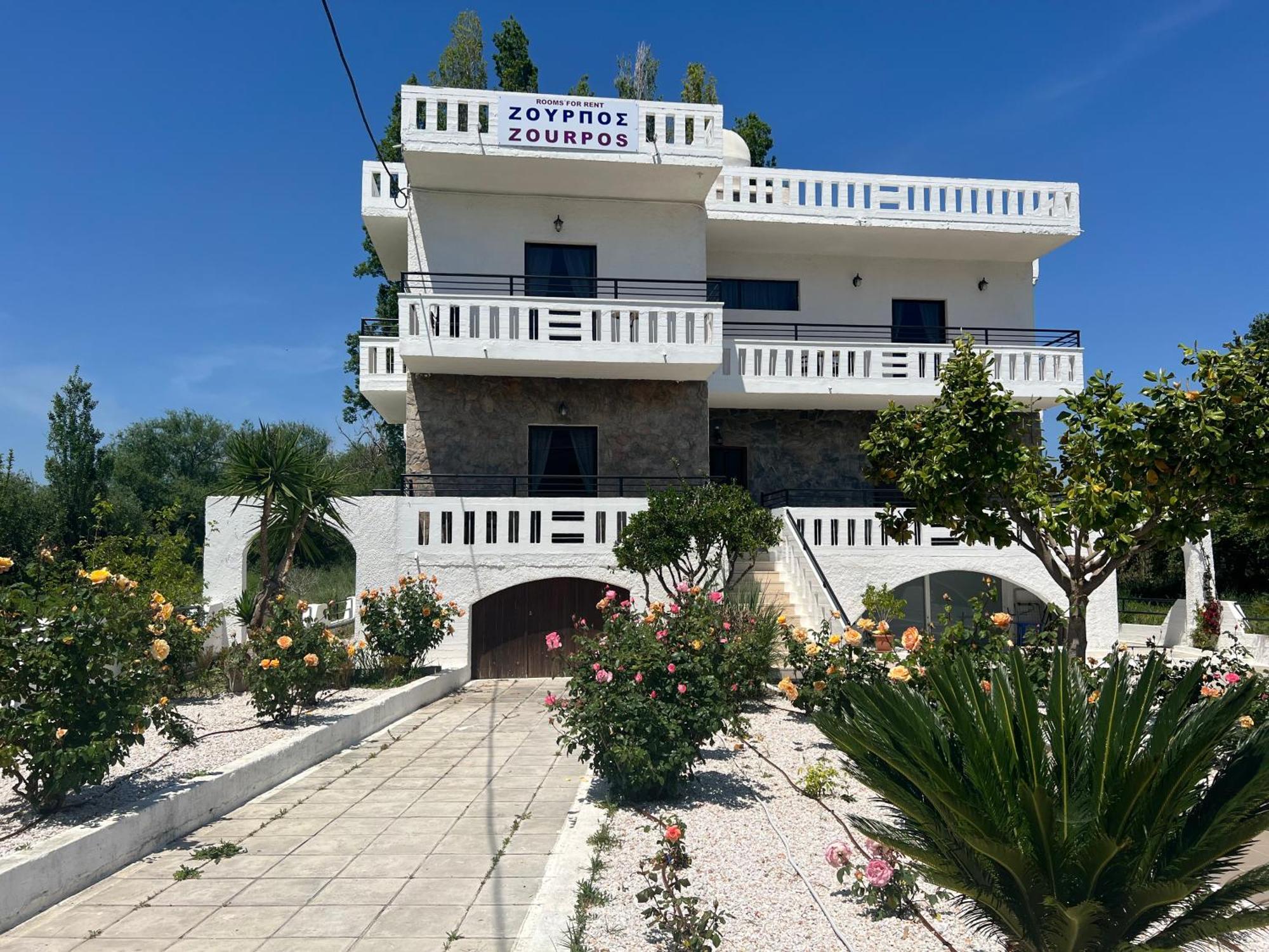 קליבס Zourpos Studios & Apartments מראה חיצוני תמונה