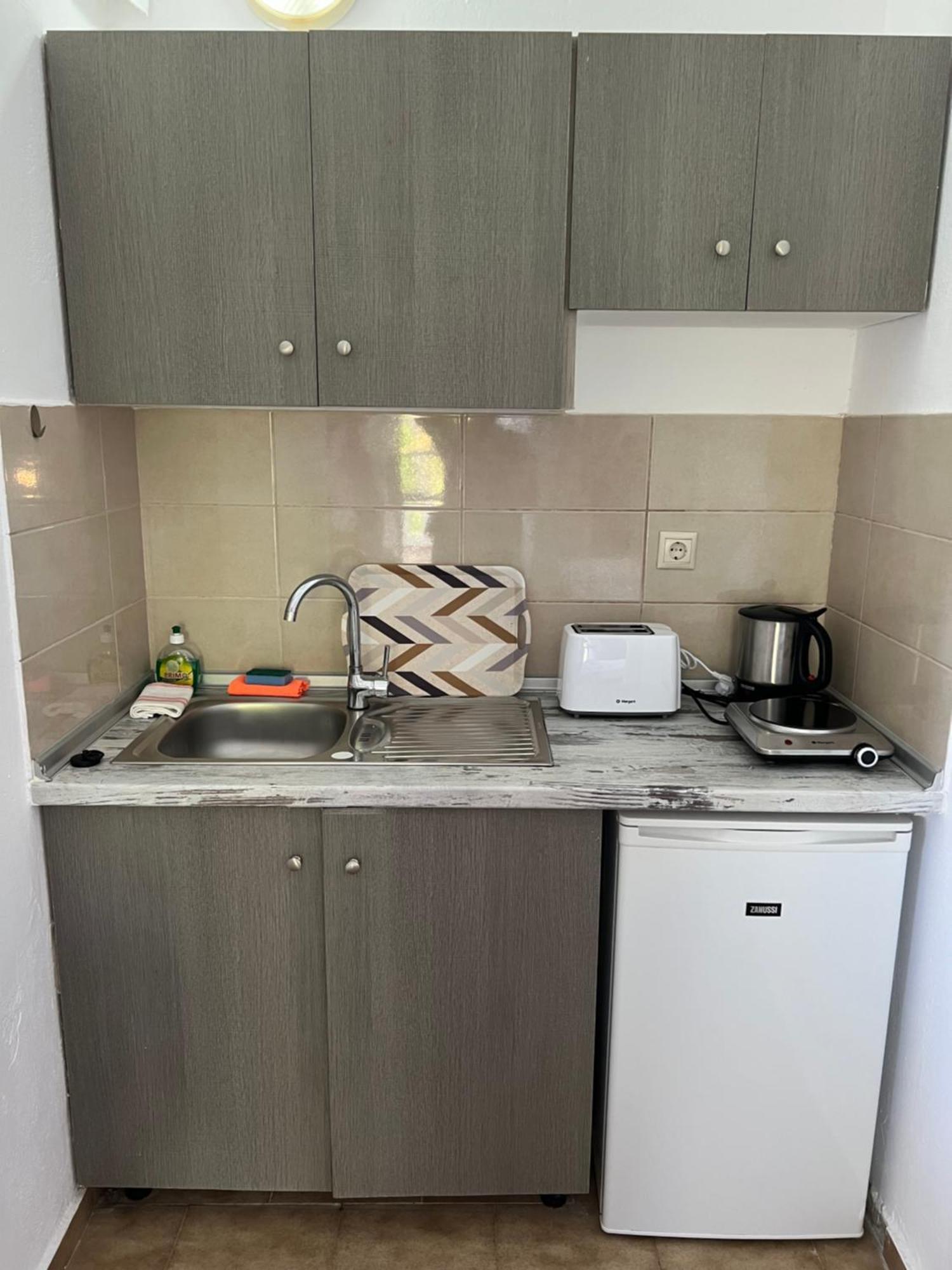 קליבס Zourpos Studios & Apartments מראה חיצוני תמונה