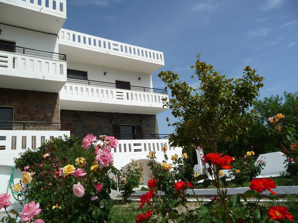 קליבס Zourpos Studios & Apartments מראה חיצוני תמונה